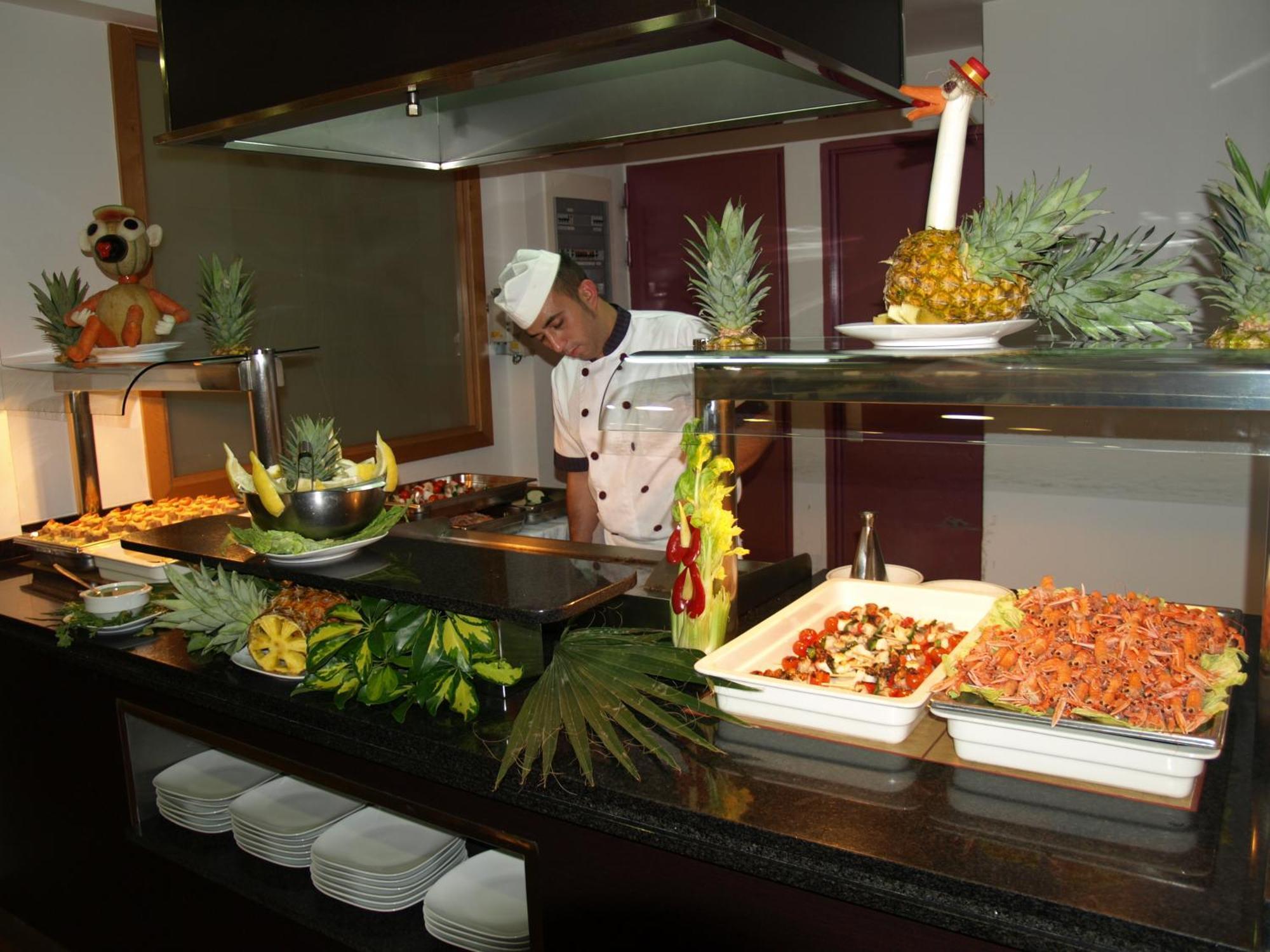 Hotel Astoria Park 4*