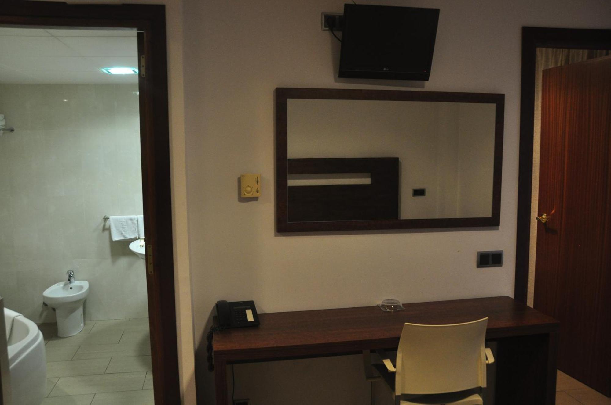 Astoria Park Hotel 4*